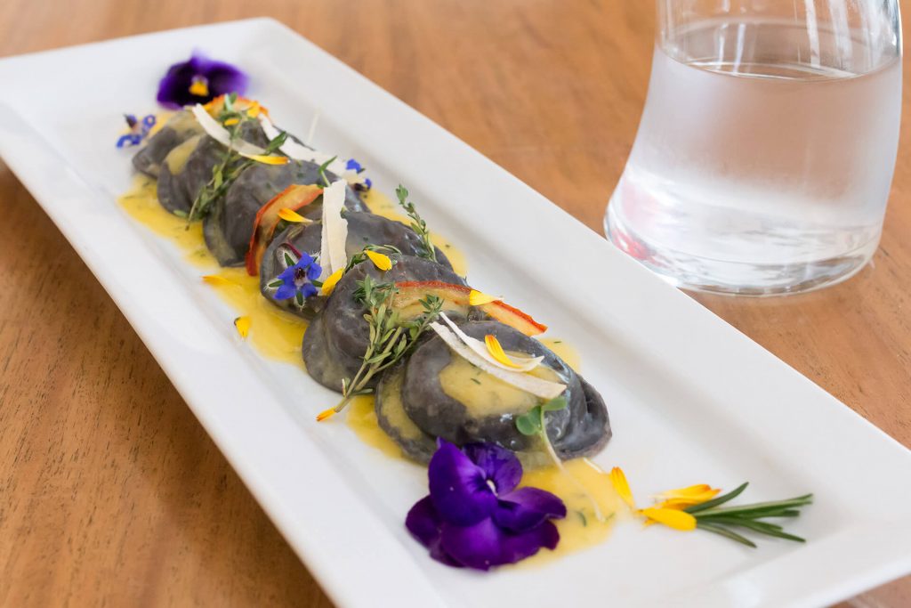 Ravioli, rellenos con 3 quesos (mozarella, cabra y parmesano) – Picasso